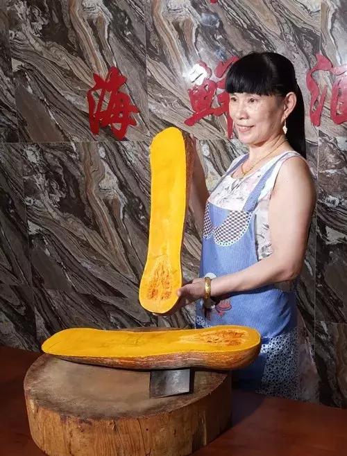 種南瓜竟然種出“麻煩”了，瓜販搶購，電視臺記者也趕來了